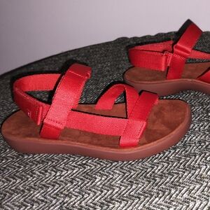 Everlane - Women's Red Sport Sandals, Adjustable Open Toe Shoe, Size 5.